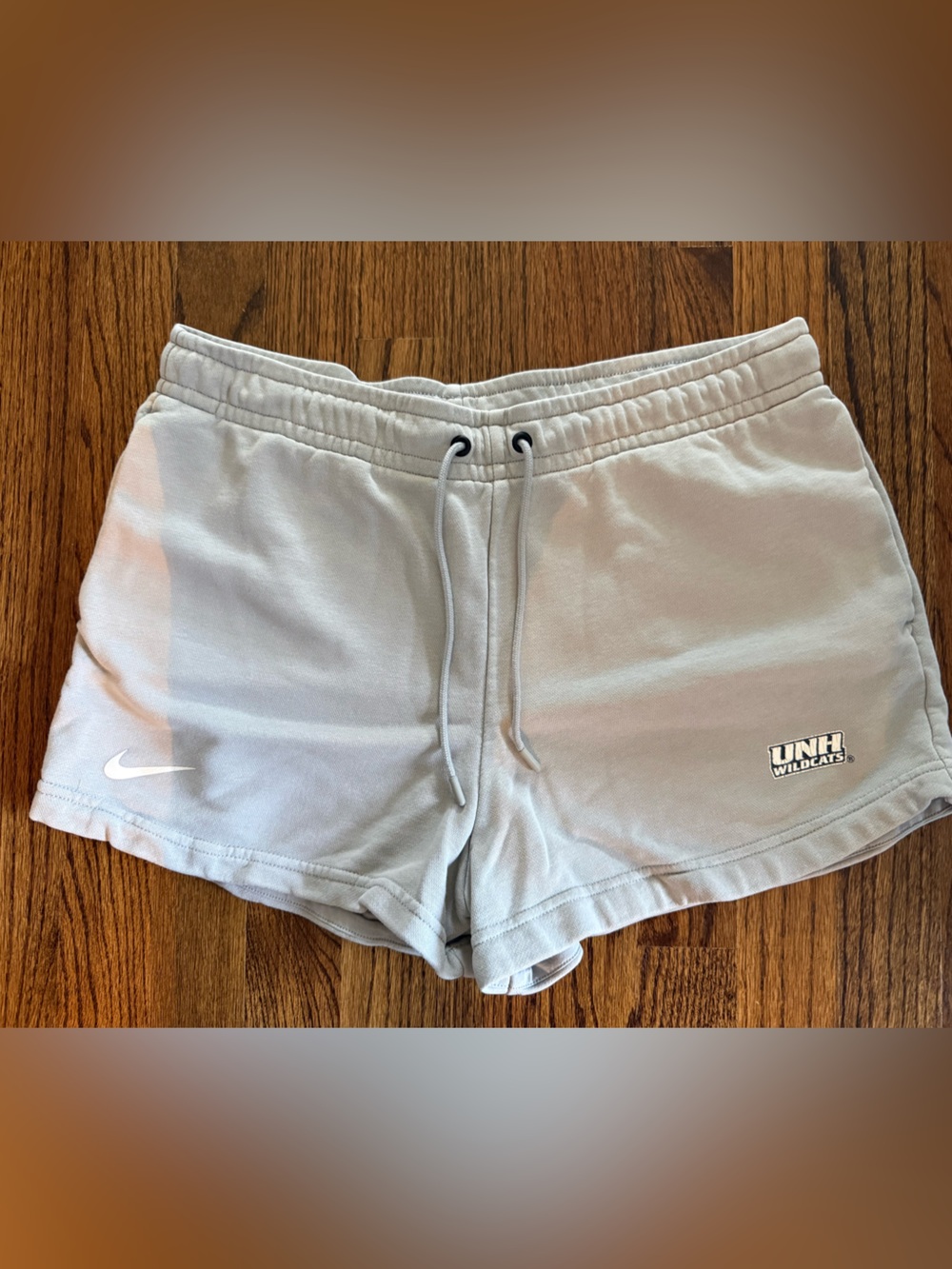 Nike Light Gray UNH Wildcats Women's Athletic Shorts Size Medium